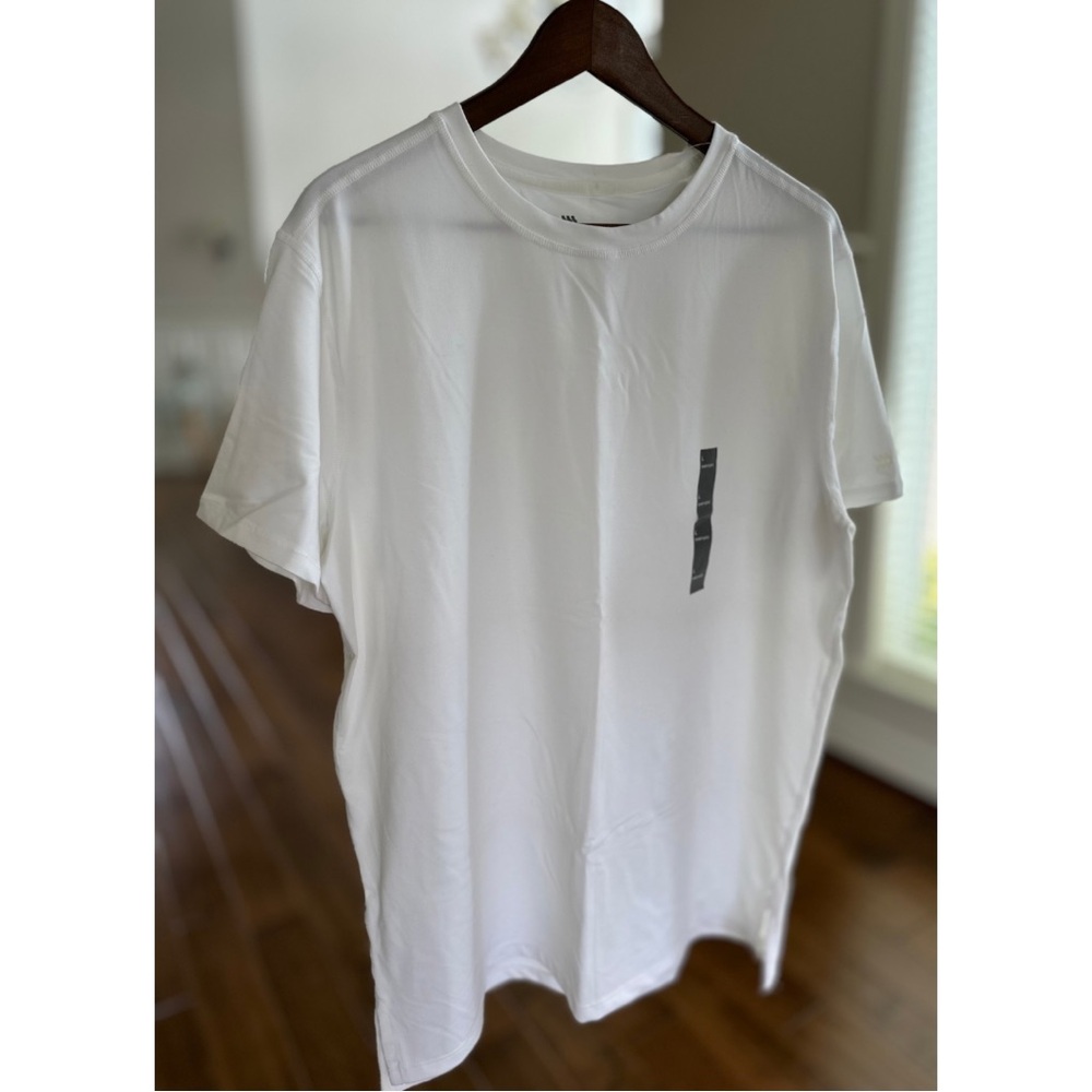 Man's Performance T-Shirts (L)
